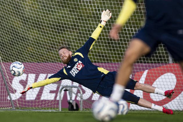 STOCKHOLM, SWEDEN - SEPTEMBER 27: Goalkeeper Viktor Johansson of Sweden during the training session on Bosön ahead of the Nations league soccer game between Sweden and Poland on Strawberry Arena in Stockholm, Sweden on September 27. Copyright: xPhilipxKangasx xSPPx Sportspressphoto_SPR241265