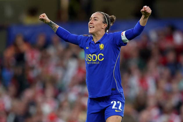 Chelsea FC v Arsenal FC - Barclays Women s Super League 2026 27 Lucy Bronze of Chelsea celebrates after winning the Barclays Women s Super League 2026 27 match between Chelsea FC and Arsenal FC at Stamford Bridge on September 27, 2026 in London, England. WARNING! This Photograph May Only Be Used For Newspaper And Or Magazine Editorial Purposes. May Not Be Used For Publications Involving 1 player, 1 Club Or 1 Competition Without Written Authorisation From Football DataCo Ltd. For Any Queries, Please Contact Football DataCo Ltd on +44 (0) 207 864 9121 London Stamford Bridge England United Kingdom Copyright: xAllstarxPicturexLibraryxLtdx