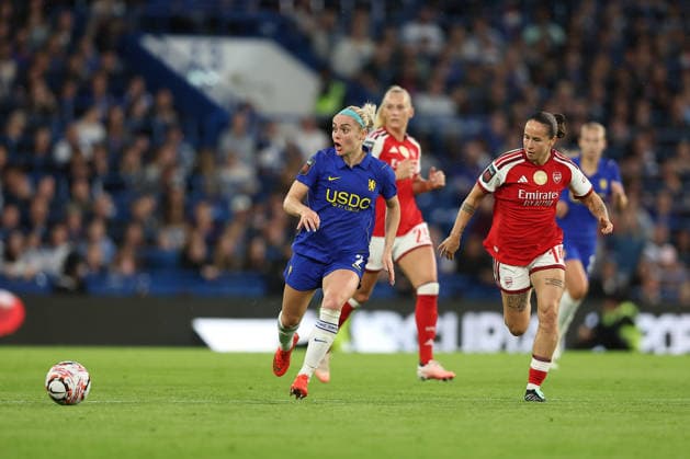 RECORD DATE NOT STATED 27th September 2026; Stamford Bridge, London, England; Womens Super League Football, Chelsea versus Arsenal; Ellie Carpenter of Chelsea and Geraldine Reuteler of Arsenal KatiexChan