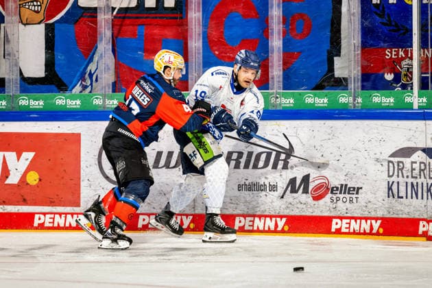 Greg Meireles 43, Nuremberg Ice Tigers, NIT Tim Brunnhuber 19, Straubing Tigers, Nuremberg Ice Tigers vs. Straubing Tigers, Ice Hockey, Penny DEL, Matchday 4, September 27, 2026, Nuremberg Ice Tigers vs. Straubing Tigers, Ice Hockey, Penny DEL, Matchday 4, September 27, 2026 Copyright: xEibner-Pressefoto ThomasxHahnx EP_NIT