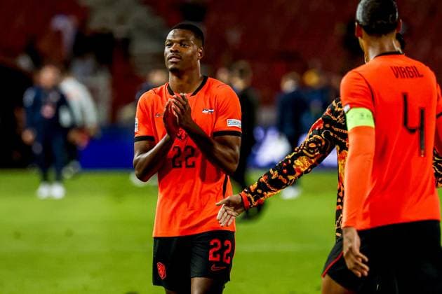 BELGRADE - Denzel Dumfries of the Netherlands thanks the supporters after the UEFA Nations League match between Serbia and the Netherlands at the Rajko Mitic Stadium on September 27, 2026, in Belgrade, Serbia. MARCEL TER BALS ANP UEFA Nations League 2026 27 xVIxANPxSportx xMarcelxterxBalsxIVx 570434286 originalFilename: 570434286.jpg