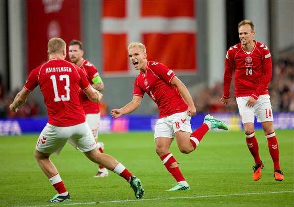 RECORD DATE NOT STATED Football - UEFA Nations League - Group A4 - Denmark v Wales COPENHAGEN, DENMARK - Sunday, September 27, 2026: Denmark s Gustav Isaksen celebrates after scoring the second goal during the UEFA Nations League Group A4 Matchday 2 match between Denmark and Wales at the Parken Stadium. Denmark won 2-0. (Photo by Amanda McMaster Propaganda) COPENHAGEN Parken Stadium COPENHAGEN DENMARK  Copyright: xAmandaxMcMasterx 2026-09-27-Denmark_v_Wales-019