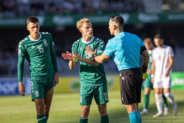 UEFA National League - League - Round 2 Lithuania Dariaus ir Gineno stadionas Justas Lasickas argues with the referee during the UEFA Nations League match between Lithuania and Azerbaijan at Dariaus ir Gireno Stadium in Kaunas, Lithuania. Kaunas Kaunas Lithuania