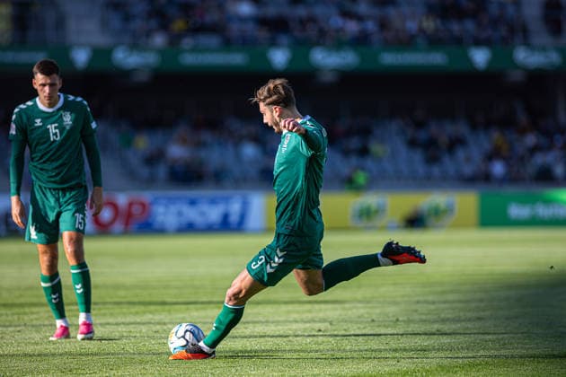 UEFA National League - League - Round 2 Lithuania Dariaus ir Gineno stadionas Gytis Gineitis attempts a shot during the UEFA Nations League match between Lithuania and Azerbaijan at Dariaus ir Gireno Stadium in Kaunas, Lithuania. Kaunas Kaunas Lithuania