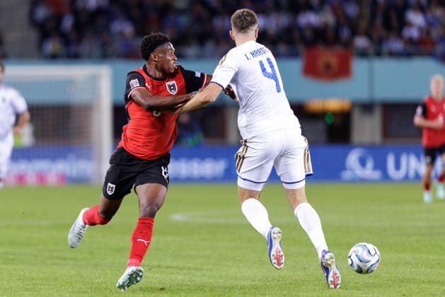 SOCCER - NL, AUT vs KOS VIENNA,AUSTRIA,27.SEP.26 - SOCCER - UEFA Nations League, OEFB international match, Länderspiel, Nationalmannschaft Austria vs Kosovo. Image shows Junior Adamu (AUT) and Ilir Krasniqi (KOS).  GEPAxpictures xArminxRauthner