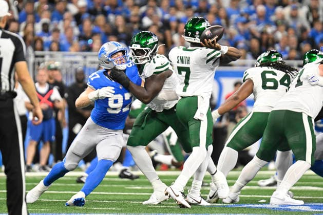 Sep 27, 2026; Detroit, MI, USA; Detroit Lions defensive end Aidan Hutchinson (97) gets blocked by New York Jets offensive tackle Olu Fashanu (74) at Ford Field. Mandatory Credit: -Cal Media NFL, American Football Herren, USA 2026: Jets Vs Lions SEP 27  - ZUMAc04_ 20260927_zma_c04_006 Copyright: xAllanxDranbergx