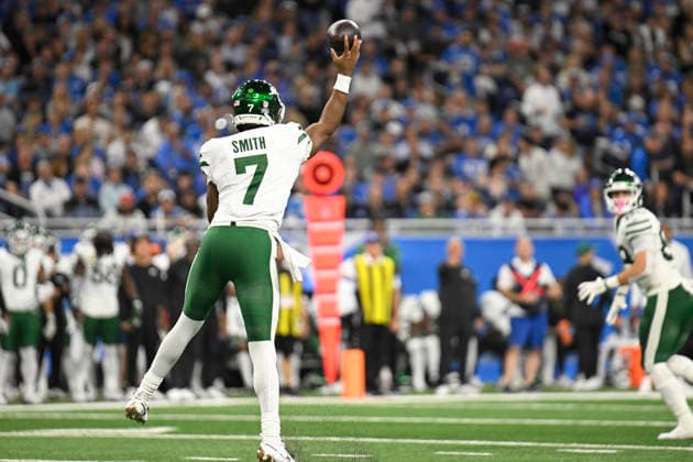 Sep 27, 2026; Detroit, MI, USA; New York Jets quarterback Geno Smith (7) throws a pass at Ford Field. Mandatory Credit: -Cal Media NFL, American Football Herren, USA 2026: Jets Vs Lions SEP 27  - ZUMAc04_ 20260927_zma_c04_016 Copyright: xAllanxDranbergx