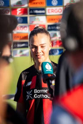 DFB Cup: FC Viktoria Berlin vs. Bayer 04 Leverkusen Berlin, September 27, 2026, DFB Women s Cup: Maja STERNAD of Bayer 04 Leverkusen, No. 23, is interviewed by ZDF after the match between FC Viktoria Berlin and Bayer 04 Leverkusen at Lichterfelde Stadium on September 27, 2026, in Berlin, Germany Copyright: xBEAUTIFULxSPORTS Kuehnx