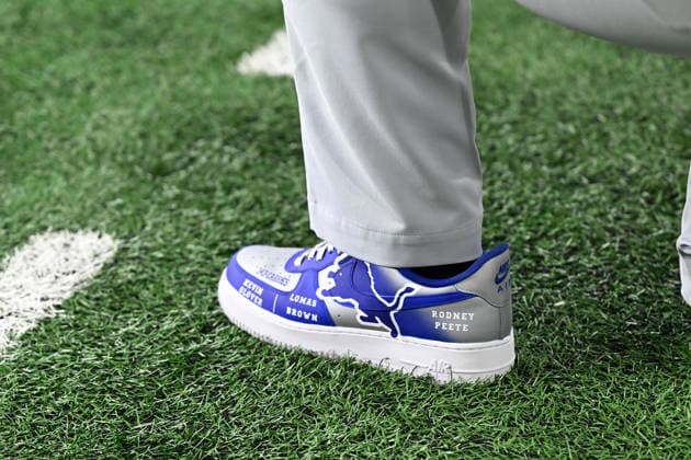 NFL, American Football Herren, USA 2026: Jets Vs Lions SEP 27 Sep 27, 2026; Detroit, MI, USA; View of former Detroit Lions Barry Sanders shoes at Ford Field. Mandatory Credit: Allan Dranberg-Cal Media (Credit Image: Â Allan Dranberg Cal Sport Media) Detroit Mi USA EDITORIAL USE ONLY Copyright: xx ZUMA-20260927_zma_c04_019.jpg AllanxDranbergx csmphotothree527374