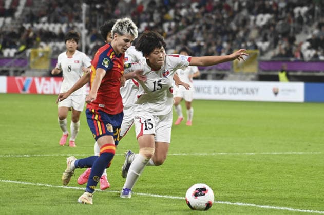 IPA89042817 - Pau Comendador (ESP) and Chong Gum Choe (PRK) during the FIFA U-20 Women s World Cup final between Spain and North Korea, held in Lodz, Poland, on September 27, 2026  Copyright: xMichalxDubiel IPAxSportx xx IPA89042817