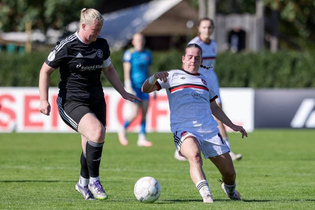From left: Ylenia Sachau (ATS Buntentor, 5) and Jonna Brengel (1 FC Nürnberg, 10) in a one-on-one battle, duel, dynamic moment, action, game scene, DFB REGULATIONS PROHIBIT ANY USE OF PHOTOGRAPHS AS IMAGE SEQUENCES AND OR VIDEO-LIKE PHOTO SERIES DFB REGULATIONS PROHIBIT ANY USE OF PHOTOGRAPHS AS IMAGE SEQUENCES AND OR QUASI-VIDEO, September 27, 2026, Bremen, Germany, Soccer, DFB Women’s Cup, ATS Color Goal 1 FC Nuremberg xobx