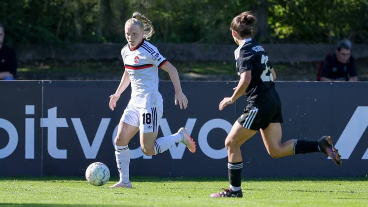 From left: Franziska Mai (1, FC Nürnberg), 18, and Anna Hof (ATS Buntentor), 23, in a one-on-one battle, duel, dynamic moment, action, game scene, DFB REGULATIONS PROHIBIT ANY USE OF PHOTOGRAPHS AS SEQUENCE IMAGES AND OR VIDEO-LIKE PHOTO SERIES DFB REGULATIONS PROHIBIT ANY USE OF PHOTOGRAPHS AS IMAGE SEQU, September 27, 2026, Bremen, Germany, soccer, DFB Women’s Cup, ATS Buntentor 1 FC Nürnberg xobx