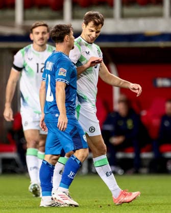 UEFA Nations League Group Stage, Nagyerdei Stadion, Debrecen, Hungary 27 9 2026 Israel vs Republic of Ireland Ireland s Jayson Molumby with Israel s Gabi Kanichowsky Jayson Molumby with Gabi Kanichowsky 27 9 2026  Copyright: xx 0NIK3682