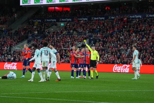 Soccer, Nations League Norway Portugal, Nations League Oslo 20260927 Yellow card for Fredrik Aursnes during the international soccer match between Norway and Portugal in the Nations League Photo: Lise Aserud, NTB, Oslo, Norway EDITORIAL USE ONLY RESTRICTED USE FOR BETTING COMPANIES  Copyright: xLisexAserudx xNTBx