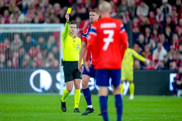 Soccer, Nations League: Norway vs. Portugal, Nations League Oslo 20260927 Yellow card for Norway s Kristoffer Vassbakk Ajer during the international soccer match between Norway and Portugal in the Nations League. Photo: Cornelius Poppe, NTB, Oslo, Norway. EDITORIAL USE ONLY. RESTRICTED USE FOR BETTING COMPANIES  Copyright: xCorneliusxPoppex xNTBx