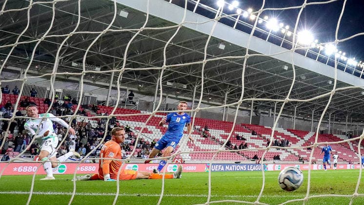 UEFA Nations League Group Stage, Nagyerdei Stadion, Debrecen, Hungary 27 9 2026 Israel vs Republic of Ireland Ireland s Jack Moylan scores the third goal of the game past Israel s goalkeeper Daniel Peretz Jack Moylan scores the third goal of the game past Daniel Peretz 27 9 2026  Copyright: xx AN4I0699