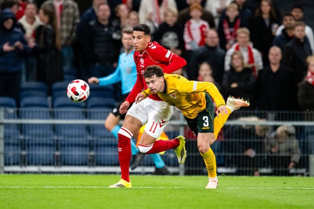 Denmark v Wales, UEFA Nations League, Copenhagen, Denmark Copenhagen, Denmark. 27th, September 2026. Adam Daghim (11) of Denmark and Neco Williams (3) of Wales seen during the UEFA Nations League match between Denmark and Wales at Parken in Copenhagen. Denmark, Copenhagen, Parken  Copyright: xGonzalesxPhoto TobiasxJorgensenx
