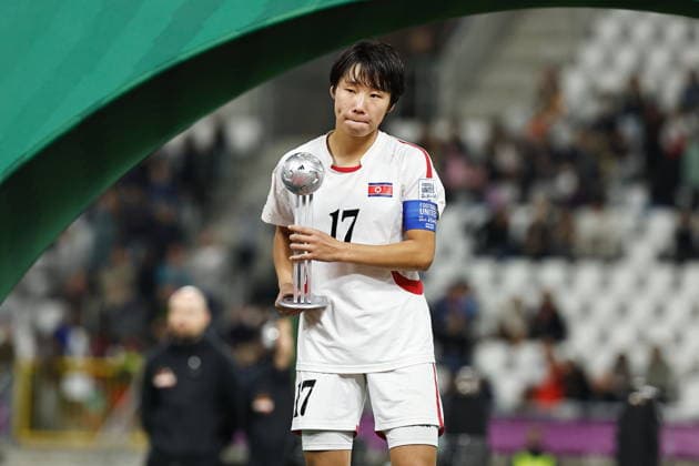 Kuk-hyang Ri (DPK), SEPTEMBER 27, 2026 - Football Soccer : Kuk-hyang Ri received the Silver Trophy after losing FIFA U-20 Women s World Cup Poland 2026 Final match between Under-20 Spain - Under-20 DPR Korea at the Stadion Miejski LKS Lodz in Lodz, Poland. Noxthirdxpartyxsales  aflo_351470309 MutsuxKawamorix
