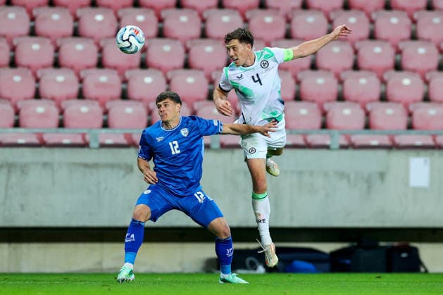 UEFA Nations League Group Stage, Nagyerdei Stadion, Debrecen, Hungary 27 9 2026 Israel vs Republic of Ireland Ireland s Dara O Shea with Israel s Ilay Feingold Dara O Shea with Ilay Feingold 27 9 2026  Copyright: xx RB1_0391