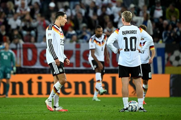 September 27, 2026, xemx, Soccer UEFA Nations League, Germany vs. Greece, Younes Ebnoutalib, German National Soccer Team (DFB), Jonathan Burkardt, German National Soccer Team (DFB), Disappointed, sad, frustrated, at a loss, Augsburg