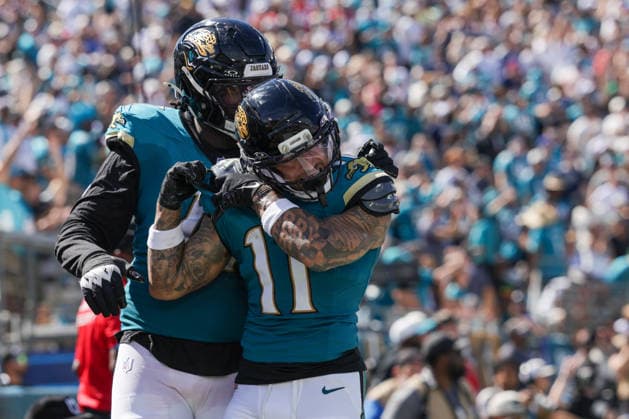JACKSONVILLE, FL - SEPTEMBER 27: Parker Washington 11 of the Jacksonville Jaguars reacts after a touchdown during the game between the Jacksonville Jaguars and the New England Patriots on September 27, 2026 at EverBank Stadium in Jacksonville, Fl. (Photo by David Rosenblum Icon Sportswire) NFL, American Football Herren, USA SEP 27 Patriots at Jaguars EDITORIAL USE ONLY Icon260927007172