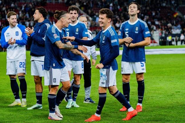Nations League, Group A, Matchday 2, Germany vs. Greece on September 27, 2026, at the WWK Arena in Augsburg; Konstantinos Tsimikas and Konstantinos Karetsas laugh with joy after the final whistle Copyright: xBahhoxKarax