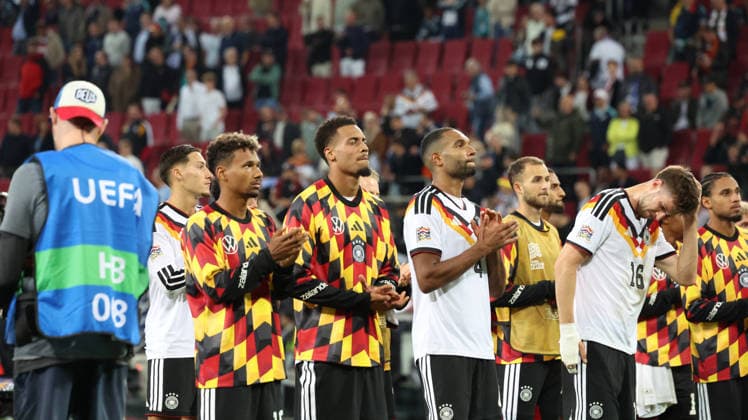 September 27, 2026, xrekx, Soccer UEFA Nations League, Germany vs. Greece, end of the game: Younes Ebnoutalib (Germany), BambasÃ ContÃ (Germany), Felix Nmecha (Germany), Jonathan Tah (Germany) thank the fans; the player thanks the fans for their support in Augsburg