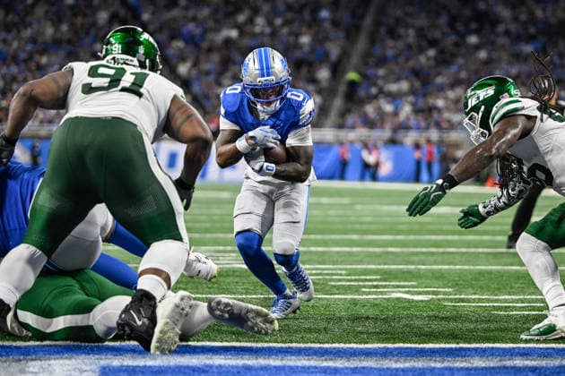 Sep 27, 2026; Detroit, MI, USA; Detroit Lions running back Jahmyr Gibbs (0) runs to a gap for a touchdown at Ford Field. Mandatory Credit: -Cal Media NFL, American Football Herren, USA 2026: Jets Vs Lions SEP 27  - ZUMAc04_ 20260927_zma_c04_063 Copyright: xAllanxDranbergx