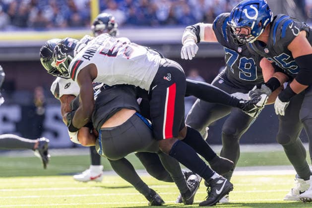 September 27, 2026, Indianapolis, Indiana, U.S: Houston Texans defensive lineman Will Anderson Jr. (51) sacks Indianapolis Colts quarterback Daniel Jones (17) during the game between the Houston Texans and the Indianapolis Colts at Lucas Oil Stadium, Indianapolis, Indiana. NFL, American Football Herren, USA 2026 Colts 19-17 Texans  - ZUMAs304 20260927_zaf_s304_014 Copyright: xScottxStuartx
