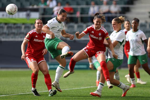 Maresa Arici, Borussia Mönchengladbach, Sarah Zadrazil of FC Bayern Munich and Marlene Deyss of Borussia Mönchengladbach in a tackle during the DFB Women s Cup match between Borussia Mönchengladbach and FC Bayern Munich at Borussia Park on September 27, 2026, in Mönchengladbach, Germany. Photo by Oliver Kaelke, DeFodi Images. Maresa Arici of Borussia Mönchengladbach, Sarah Zadrazil of FC Bayern Munich and Marlene Deyss of Borussia Mönchengladbach battle for the ball during the DFB Women s Cup match between Borussia Mönchengladbach and FC Bayern Munich at ista Borussia Park on September 27, 2026 in Mönchengladbach, Germany. Photo by Oliver Kaelke, DeFodi Images. DFB and DFL regulations prohibit any use of photographs as image sequences and or quasi-video. Photo by Oliver Kaelke, DeFodi Images.
