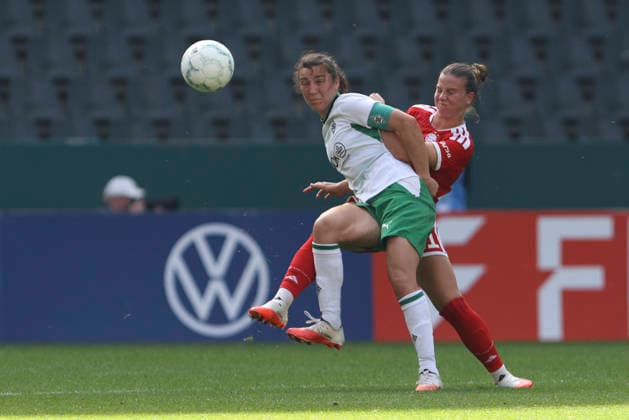 Kristina Bartsch of Borussia Mönchengladbach and Sarah Mattner Trembleau of FC Bayern Munich go head-to-head during the DFB Women s Cup match between Borussia Mönchengladbach and FC Bayern Munich, at Borussia Park on September 27, 2026, in Mönchengladbach, Germany. Photo by Oliver Kaelke, DeFodi Images. Kristina Bartsch of Borussia Mönchengladbach and Sarah Mattner Trembleau of FC Bayern Munich battle for the ball during the DFB Women s Cup match between Borussia Mönchengladbach and FC Bayern Munich at ista Borussia Park on September 27, 2026 in Mönchengladbach, Germany. Photo by Oliver Kaelke, DeFodi Images. DFB and DFL regulations prohibit any use of photographs as image sequences and or quasi-video. Photo by Oliver Kaelke, DeFodi Images.