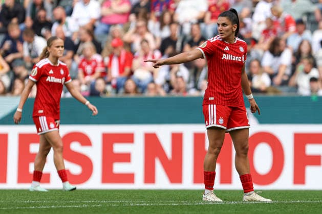 Jovana Damnjanovic of FC Bayern Munich gestures during the DFB Women s Cup match between Borussia Mönchengladbach and FC Bayern Munich at Borussia Park on September 27, 2026, in Mönchengladbach, Germany Photo by Oliver Kaelke DeFodi Images Jovana Damnjanovic of FC Bayern Munich gestures during the DFB Women’s Cup match between Borussia Mönchengladbach and FC Bayern Munich at ista Borussia Park on September 27, 2026 in Mönchengladbach, Germany. Photo by Oliver Kaelke, DeFodi Images. DFB and DFL regulations prohibit any use of photographs as image sequences and or quasi-video. Photo by Oliver Kaelke, DeFodi Images.