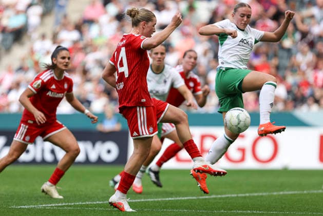 Alara Åžehitler of FC Bayern Munich and Luca Graf of Borussia Mönchengladbach battle for the ball during the DFB Women s Cup match between Borussia Mönchengladbach and FC Bayern Munich at Borussia Park on September 27, 2026, in Mönchengladbach, Germany. Photo by Oliver Kaelke, DeFodi Images. Alara Åžehitler of FC Bayern Munich and Luca Graf of Borussia Mönchengladbach battle for the ball during the DFB Women s Cup match between Borussia Mönchengladbach and FC Bayern Munich at ista Borussia Park on September 27, 2026 in Mönchengladbach, Germany. Photo by Oliver Kaelke, DeFodi Images. DFB and DFL regulations prohibit any use of photographs as image sequences and or quasi-video. Photo by Oliver Kaelke, DeFodi Images.
