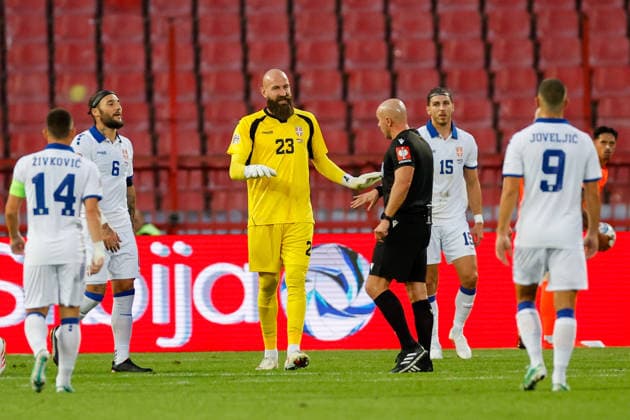 BELGRADE, SERBIA - SEPTEMBER 27: goalkeeper Vanja Milinkovic-Savic of Serbia referee Szymon Marciniak during the UEFA Nations League match between Serbia and Netherlands at on September 27, 2026 in Belgrade, Serbia.  Copyright: xDijksxMedia MBxMediax