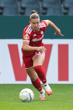 September 27, 2026, xgrfx, Women s DFB Cup First Round, Borussia Mönchengladbach vs. FC Bayern Munich, Sarah Mattner, FC Bayern Munich vs. Mönchengladbach