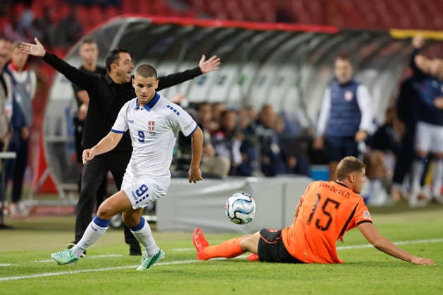 BELGRADE, SERBIA - SEPTEMBER 27: Dejan Joveljic of Serbia Micky van de Ven of Netherlands during the UEFA Nations League match between Serbia and Netherlands at on September 27, 2026 in Belgrade, Serbia.  Copyright: xDijksxMedia MBxMediax