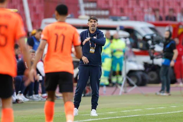 BELGRADE, SERBIA - SEPTEMBER 27: coach Veljko Paunovic of Serbia during the UEFA Nations League match between Serbia and Netherlands at on September 27, 2026 in Belgrade, Serbia.  Copyright: xDijksxMedia MBxMediax