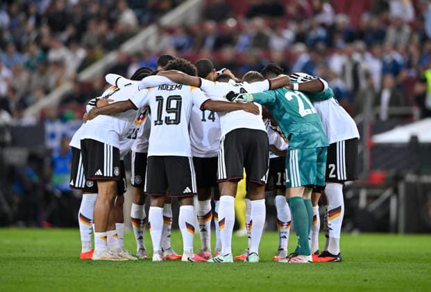 Team building, Team huddle before kickoff: German National Team (DFB) international match—Germany (GER) vs. Greece (GRE)—UEFA Nations League on September 27, 2026. DFL regulations prohibit any use of photographs as image sequences and or quasi-video. DFB international match Germany (GER) vs. Greece (GRE) – UEFA Nations League