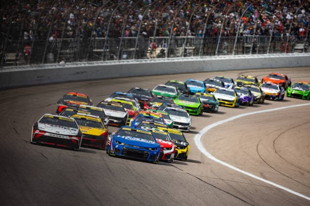 KANSAS CITY, KS - SEPTEMBER 27: Denny Hamlin ( 11 Joe Gibbs Racing Toyota) and Kyle Larson ( 5 Hendrick Motorsports Chevrolet) lead the field on a restart during the NASCAR, Motorsport, USA Cup Series Playoffs Hollywood Casino 400 on Sunday, September 27, 2026, at Kansas Speedway in Kansas City, KS. (Photo by Kyle Ocker Icon Sportswire) AUTO: SEP 27 NASCAR Cup Series Playoffs Hollywood Casino 400 EDITORIAL USE ONLY Icon260926010