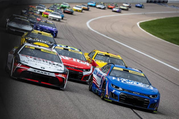KANSAS CITY, KS - SEPTEMBER 27: Denny Hamlin ( 11 Joe Gibbs Racing Toyota) and Kyle Larson ( 5 Hendrick Motorsports Chevrolet) lead the field on a restart during the NASCAR, Motorsport, USA Cup Series Playoffs Hollywood Casino 400 on Sunday, September 27, 2026, at Kansas Speedway in Kansas City, KS. (Photo by Kyle Ocker Icon Sportswire) AUTO: SEP 27 NASCAR Cup Series Playoffs Hollywood Casino 400 EDITORIAL USE ONLY Icon260926011