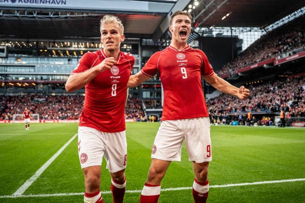 Denmark v Wales, UEFA Nations League, Copenhagen, Denmark Copenhagen, Denmark. 27th, September 2026. Gustav Isaksen (8) and Rasmus Hojlund of Denmark seen in celebration during the UEFA Nations League match between Denmark and Wales at Parken in Copenhagen. Denmark, Copenhagen, Parken  Copyright: xGonzalesxPhoto NicolaixBethelsenx