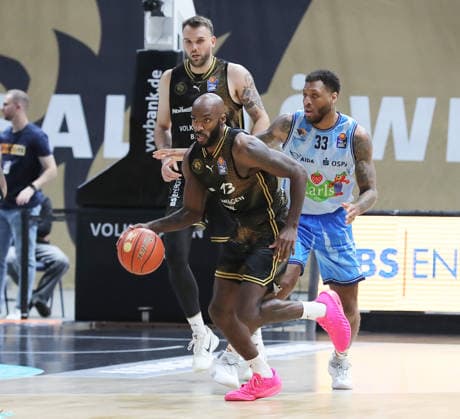 Sheldon Edwards, Basketball, Löwen Braunschweig, Men s Team, 2026–2027 Season, easyCredit Basketball Bundesliga, Löwen Braunschweig vs. Rostock Seawolves, 83–82