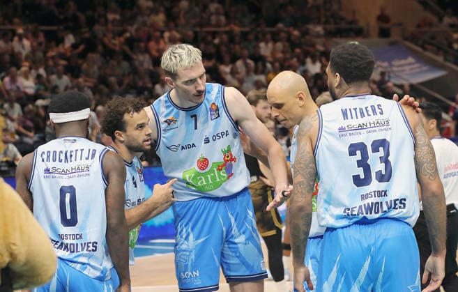 Tj Crockett Jr., Rostock Seawolves; Elias Baggette, Rostock Seawolves; Philipp Hartwich, Rostock Seawolves; Robin Amaize, Rostock Seawolves; Todd Withers, Rostock Seawolves; Basketball, Men s, 2026–2027 season, easyCredit Basketball Bundesliga, Braunschweig Löwen vs. Rostock Seawolves, 83–82