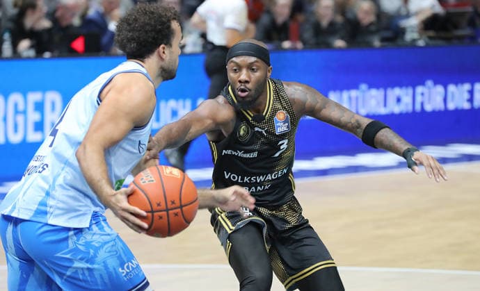Elias Baggette, Rostock Seawolves; Dejour Reaves, Basketball Löwen Braunschweig; Men s Basketball, 2026–2027 Season; easyCredit Basketball Bundesliga; Basketball Löwen Braunschweig vs. Rostock Seawolves, 83–82