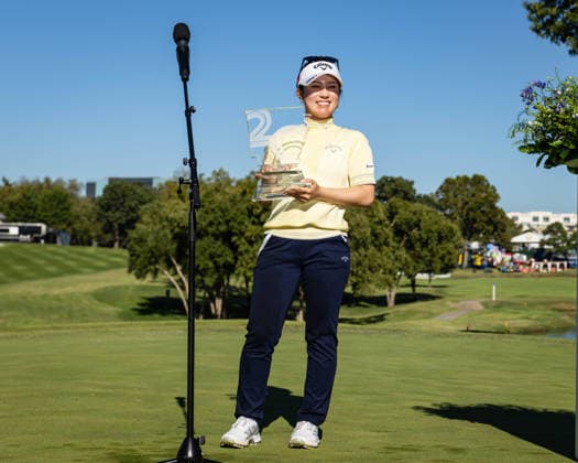 September 27, 2026, Rogers, Arkansas, USA: YUNA NISHIMURA holds up the trophy after winning the Walmart NW Arkansas Championship at Pinnacle Country Club. Rogers USA - ZUMAw173 20260927_zsp_w173_004 Copyright: xLukexWelshx
