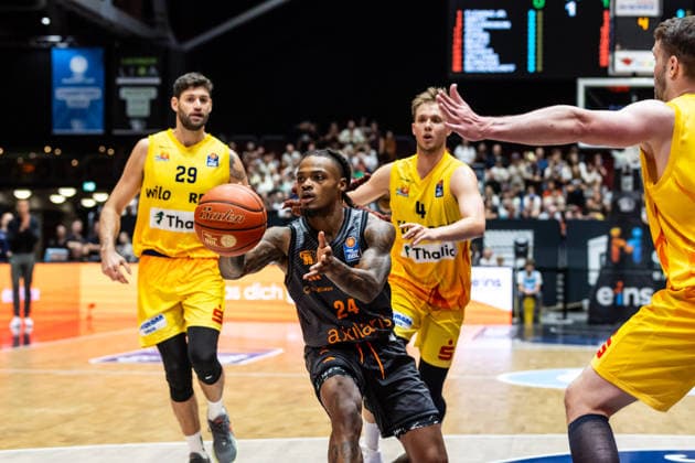 September 27, 2026, GER, BBL, easyCredit Basketball Bundesliga, Chemnitz, Niners Chemnitz vs. Phoenix Hagen, Cobe Williams (Niners Chemnitz), 24, Chemnitz Messe, Chemnitz, Saxony, Germany