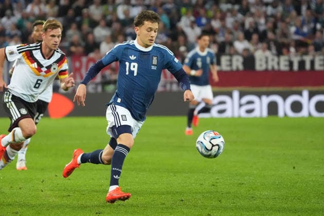 Konstantinos Karetsas of Greece comes out on top in Augsburg on September 27, 2026: Germany vs. Greece, UEFA Nations League, WWK Arena, Matchday 2