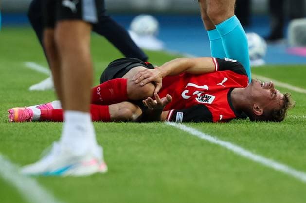 27.09.2026 - SOCCER - 2026 27 UEFA NATIONS LEAGUE, League B - Group B3, Round 2, Austria vs Kosovo Nikolas Veratschnig (Austria) suffers a minor injury Vienna Ernst-Happel-Stadion Vienna Austria Copyright: xYigitxOermexYigitxOermex