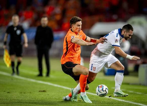 BELGRADE - Andrija Å½ivkoviÄ‡ of Serbia, Ruben van Bommel of the Netherlands (lr) during the UEFA Nations League match between Serbia and the Netherlands at the Rajko MitiÄ‡ Stadium on 27 September 2026 in Belgrade. ANP KOEN VAN WEEL xVIxANPxSportx xxANPxIVx 570476212 originalFilename: 570476212.jpg