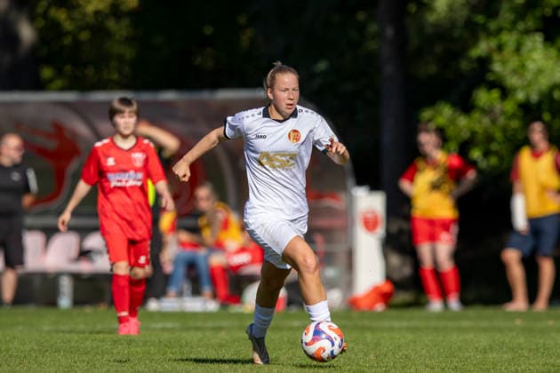 Thuringia Cup Round of 16, Women s Division 1: FFC Saalfeld vs. 1 FFV Erfurt, Saalfeld, September 27, 2026, Karline Gibowsky 26, 1 FFV Erfurt, Thuringia Cup Round of 16, Women s Division 1: FFC Saalfeld vs. 1 FFV Erfurt, MainField: Lok Sports Field September 27, 2026 Copyright: xBEAUTIFULxSPORTS Duehringx